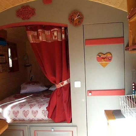 Roulotte Romantique Chauffee En Cevennes Monteils  Экстерьер фото